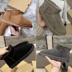 HOT AUS CLASSISK KORT MINI PESKINS SNOW SOOTS 2022 NYA KÅ VARMA KVINNOR U5854 Boot Man Womens Plush Casual Warms SheepSkin Suede Shoes Antelope Brown Brown