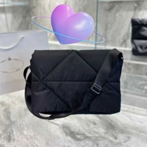 Damskie luksusowe designerskie torby na ramię jesień/zima 2023 Nowy vintage Linge Nylon Messenger Bag Fashion Digonal Ramion Factory Bezpośrednie sprzedaż