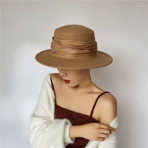 Berets 2022 Wełniane czapki modne kobiety Brytyjski styl elegancki płaski top fedora fedora fascynator panama poczuł się jesienny zimowy szyk