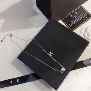 Luxury Design Diamond Necklace Designer Jewelry Pendant Fashion Young Style Long Chain Gold Plated Silver Accessories Exquisite Gift F05B