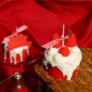 Cougies INS FRAWBERRY CAKE CANDLE CRÈME ENDUILLE ESSAURE ALIMENTATION DES COURANCES POURTÉE ANNIVERSAIRE MARIAGE POUR CHILDE SENCEMENT CHANCE