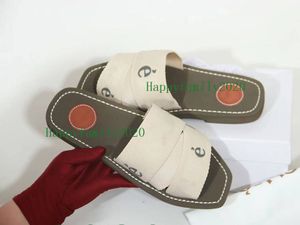 A2 2021 mais recente feminino de marca Woody Mules Fflat chinelo Deisgner Lady Lettering tecido ao ar livre sola de couro sandália deslizante