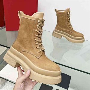 2022 Luxury Design Valentinis Boots Elegant ASND Perfect Cool Girl in Autumn Winter Alphabet Anti -Priminkle Fashion Leisure Boots WWV