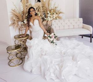 Abito da sposa a sirena di lusso Sweetheart increspato lungo treno Tulle pizzo perline di cristallo perle abito da sposa formale per le donne 2023 Abiti da Noiva