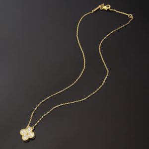 Designer Womens Fashion Luxury Buckle Full Diamond Necklace Fashion Single Flower Four-leaf Clover Cleef Pendant Necklaces 18K Gold Necklaces