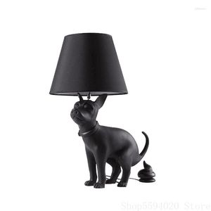 Masa lambaları Avrupa Yaratıcı Reçine Köpek Masası Çalışma Kitap Işık Yatak Odası Lamba Ofisi Komik Dekor Led Işıkları E27 Ampul Parçacağı