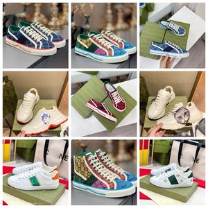 Tennis Canvas Fritidsskor Lyx Designers Damsko Italien Grön och Röd Web Stripe Gummisula Stretch Bomull Lågtopp Sneakers för män