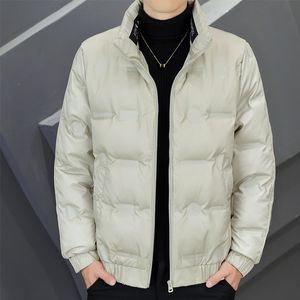 Piumino da uomo Parka da uomo corto piumino invernale spesso cappotto caldo Moda uomo colletto alla coreana corto cachi bianco piumino d'anatra 221111