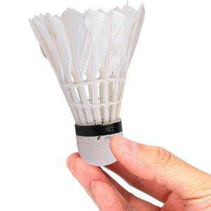 3pcs Profesyonel badminton Shuttlecocks Beyaz Gelişmiş Kaz Tüy Badminton Köpük Balo Kafası İyi Elastikiyet Shuttlecock