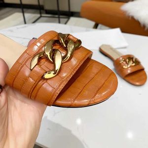 Ny kvinnlig kedja Slide Summer Designer Sandaler Crocodile Leather Flats Tistrar Flip Flops Sexiga Casual Shoes Bästa kvalitet med ruta 270