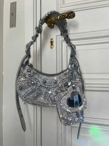 Torby na ramię w kształcie nitu krzyżowe lśniące torebki i torebki moda luksusowa marka projektant Diamonds Hobos Moto Style Women 221115