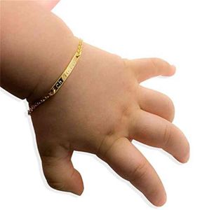 Nombre del bebé Bar ID Pulsera K Gold Daurry Dainty Hand Hand Hand Personalized Bangle Children Primer cumpleaños Gran regalo6745272