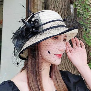 Czapki do czapki czapki/czaszki Elegancka kobieta beżowa biała lniana kapelusz kościelny z welonami i kwiatową letnią szeroką grzbietą damski Kentucky Derby B-8155 T221013