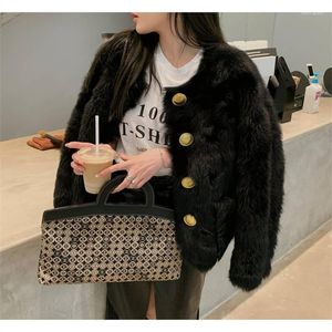 Women's Fur 2022 Winter Thicken Warm Jacket Coat Women Casual Fashion Faux Overcoat Fluffy Cozy Loose Outerwear High Quality D17