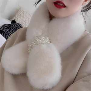 Moda Pearl Button Cross Szaliki miękki pluszowy ciepły szyja w zimie eleganckie sztuczne królicze futra kołnierz damski szalik śniegu AB1055