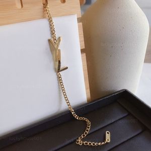 Braccialetto stile moda affascinante Braccialetto hip-hop da donna Designer Nuova lettera Gioielli Braccialetti regalo per feste in acciaio inossidabile placcato oro 18 carati