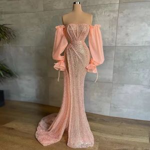 2022 Sparkly paljettpärlor Formella aftonklänningar Lång lyx Mermaid Off Axel långa ärmar Sexiga High Slit Party Prom -klänningar