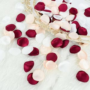 Kwiaty dekoracyjne 100/200pc sztuczny jedwabny jedwabny kwiat róży płatek satyny Płatki ręcznie robione miękkie walentynki Propozycja imprezy zaręczynowej