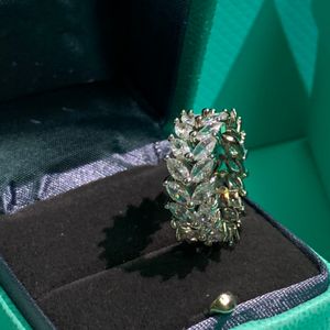 23ss 高級デザイナーバンドリング女性男性カップルジルコンレターチタン鋼リング 18 K ゴールドメッキ金属ウェディングジュエリーレディアクセサリーサイズ 6/7/8/9/10