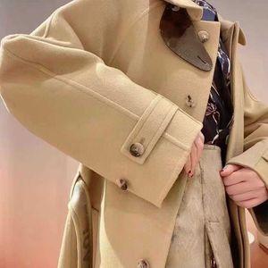 Luxo Women Women Wool Coat V Designer Jacket Trench Coates Fashion Inverno casual Windbreaker mais alto Vers￣o feminina l￣ mistura de jaquetas toptemas longas