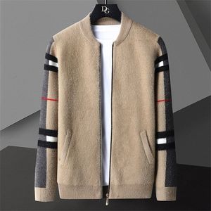 Suéteres masculinos Inglaterra, estilo de bolso de bolso com zíper da marca Cardigan Fashion Fall Designer Winter Designer Plus Size Size Spliced ​​Color Kick 221114