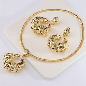 Wedding Jewelry Sets Trend African Set Fashion Dubai Earrings Pendant Necklace For Bridal Design Gold Plated Nigerian Accessory 221115