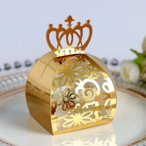 Presentförpackning 20 50 100st Gold Wedding Party Favor Box Bags Rose Laser Cut Hollow Candy Dragee Dop Chocolate Packaging Paper 221108