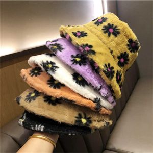 Feanie/crânio Caps Japão Novo Daisy Faux Fur Bucket Hat para mulheres Chapéu quente e quente Lady Lady Viagens ao ar livre Panamá meninas de veludo macio, chapéu de pescador T221020