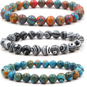 Многоцветные каменные браслеты из бисера