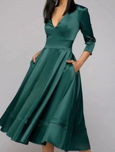 Dark Green A-Line Mother of the Bride Dress Elegant V Neck Tea Length Satin Half Sleeve Godmother Gowns For Wedding 2023