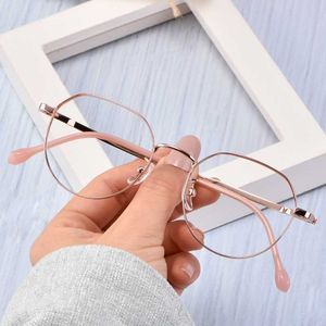 Güneş Gözlüğü Çerçeveleri Yimaruili Trend Poligon Retro Saf Titanyum Gözlükler Çerçeve Erkeklik Optik Reçete Gözlükleri Çerçeve T3519 T2201114