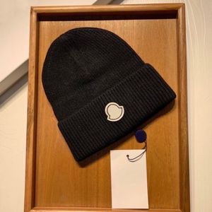 Kapak Tasarımcı Erkekler Hediye Bonnet Hat Beanie Hediye Beanie Örme ve Kadınlar Moda Mektubu Şapka Baskı Popüler Sıcak Rüzgar Geçirmez Streç Mul