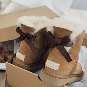 Bottes chaudes classiques australiennes Femmes Mini Demi-Bouton de neige Boot Aus U5854 Hiver Pleine fourrure Fluffy Furry Satin Ankle Bow Australie Booties Pantoufles