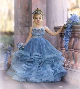 Niedliche Blumenmädchenkleider für die Hochzeit, Spaghetti-Spitze, Blumenapplikationen, abgestufte Röcke, Mädchen-Festzug-Kleid, Kindergeburtstags-Party-Kleider BC4690