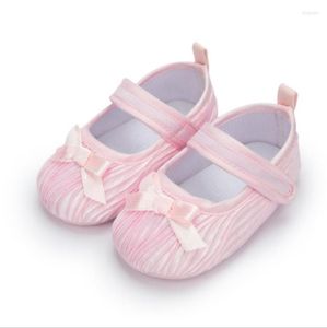 F￶rsta vandrare 2022 h￤rlig f￶dd Bowknot Princess Shoes Baby Girls Non-Slip Sole Solid Color Prewalker for Party Dress
