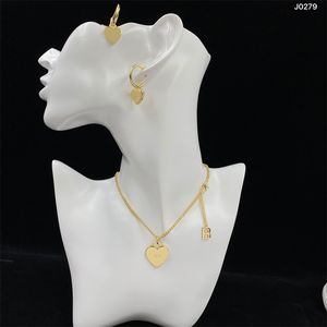 Luxur Designer Hoop Earrings Womens Fashion Jewel Heart Necklace Pearl Pendant Ear Studs Lady Wedding Earring Halsband med l￥da