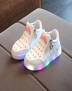 Nuevas zapatillas luminosas Led Children Shoes Boy Girl Girling Tennis Kids Light Up Zapatos para niñas