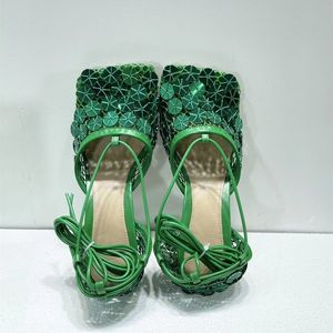 Ny Summer Hollow Crystal Mesh Women's Sandals äkta läder Square Toe Runway Party Diamond Fashion Stiletto Sandaler Design High Heel Ssize 35--42