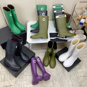 Designer-Stiefel, Regenstiefel, Gelee-Farbe, Damenschuhe, dicker Boden, Gummistiefeletten, modischer Ritter-Plattformschuh