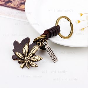 Maple Leaf Nyckelringar Retro Metal Letter Charm Keychain Leather Keyring Holder Bag Hangings Ornament Fashion Jewelry