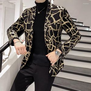 メンズスーツ高品質の金ベルベットブレザーファッション韓国スリムプリントメンズジャケットプロムクラブドレススーツジャケットマスキュリノM-5XL