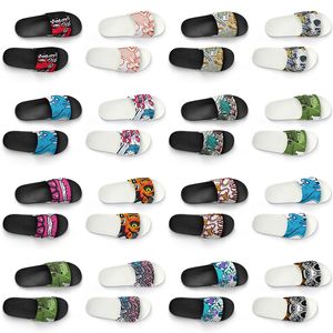 Kvinnor Anpassade män tofflor skor Artoon Animal Design Diy Word Black White Blue Red Mens Trainer 242