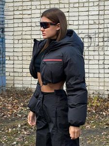 Kvinnors dikerockar Fashion Zip Up Black Cropped Hooded Puffer Jackets för kvinnor 2022 Vinter Casual High Street Short Bubble Ladies Outwear