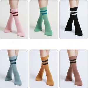 Женские носки для йоги, женские носки для фитнеса и танцев в помещении, нескользящая силиконовая подошва, носки для девочек со средней трубкой-18