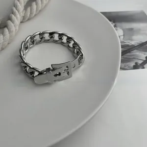 Bracelets de charme Pulseira oca de fivela de fivela de temperamento U-magia para mulheres requintadas jóias de corrente de metal de metal prateado