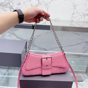 2023 SS Borse a tracolla Luxury Designer Cross Body Letter Plain Famous Zipper Small Bb Shopping Totes Borse da sera Half Moon Fashion Wallets Floral Square Purse