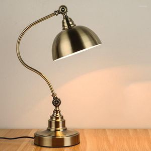 Lampy stołowe 220V LED w amerykańskim stylu retro w stylu regulacji biurka sypialnia łóżko Badanie krajowego oświetlenia ochrony oka