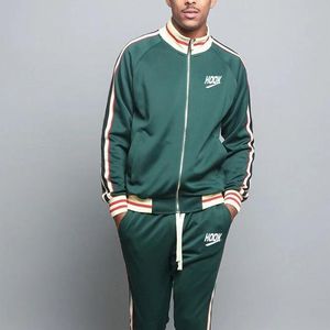 2022 Designer Uomo Donna Tuta da uomo Track Sweat Suit Cappotti Tech Tute in pile Felpe casual di lusso Lettera Design Abbigliamento sportivo casual