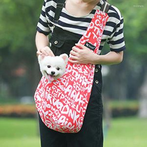 مقعد سيارة الكلب يغطي Pet Puppy Cat Carrier Carrier Acags Actor Outdoor Royproof Carriers للقطط الصغيرة والجرو.