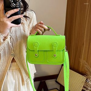 Akşam çantaları kadınlar hissedilen kumaş flep çanta vintage tarzı omuz mesleği tokası gündelik satchel seyahat çanta el çantası